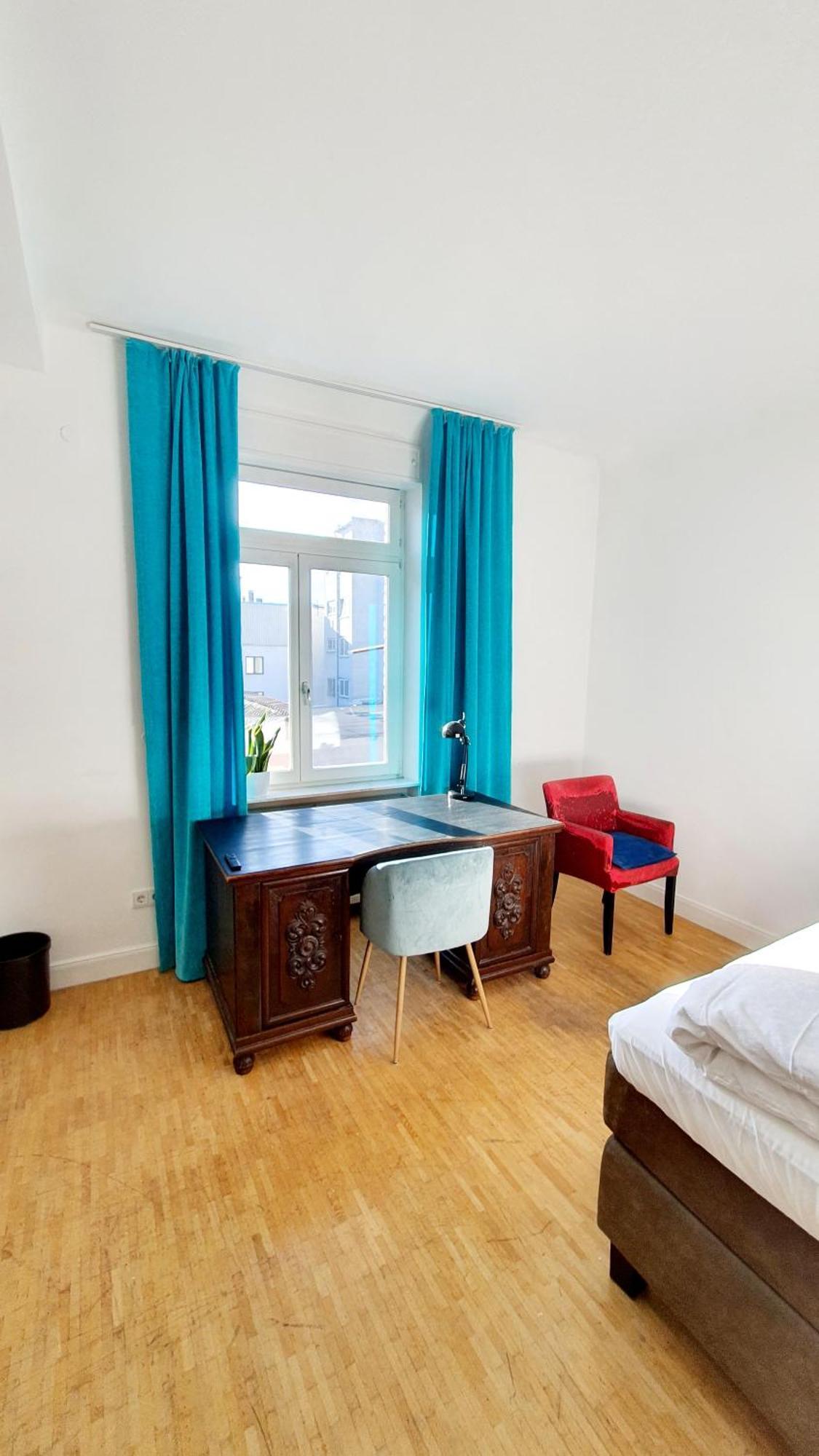 Helles Zimmer Mit Kingsize-Bett City Airport City Airport Mannheim Exterior foto